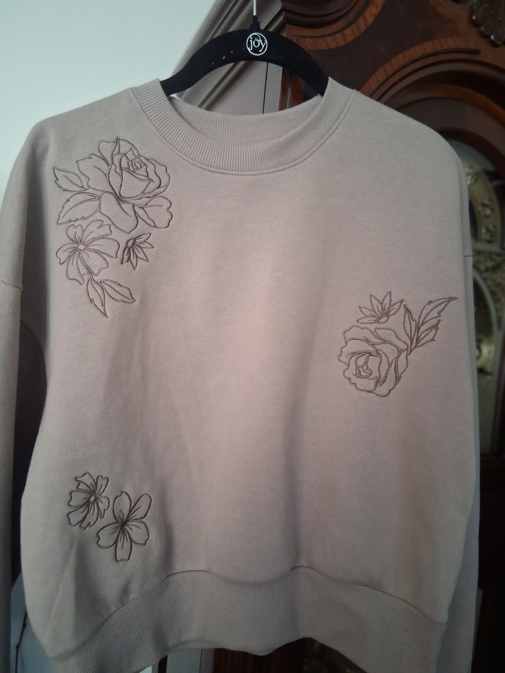 Floral Embroidered Cropped Crewneck Sweatshirt - Beige